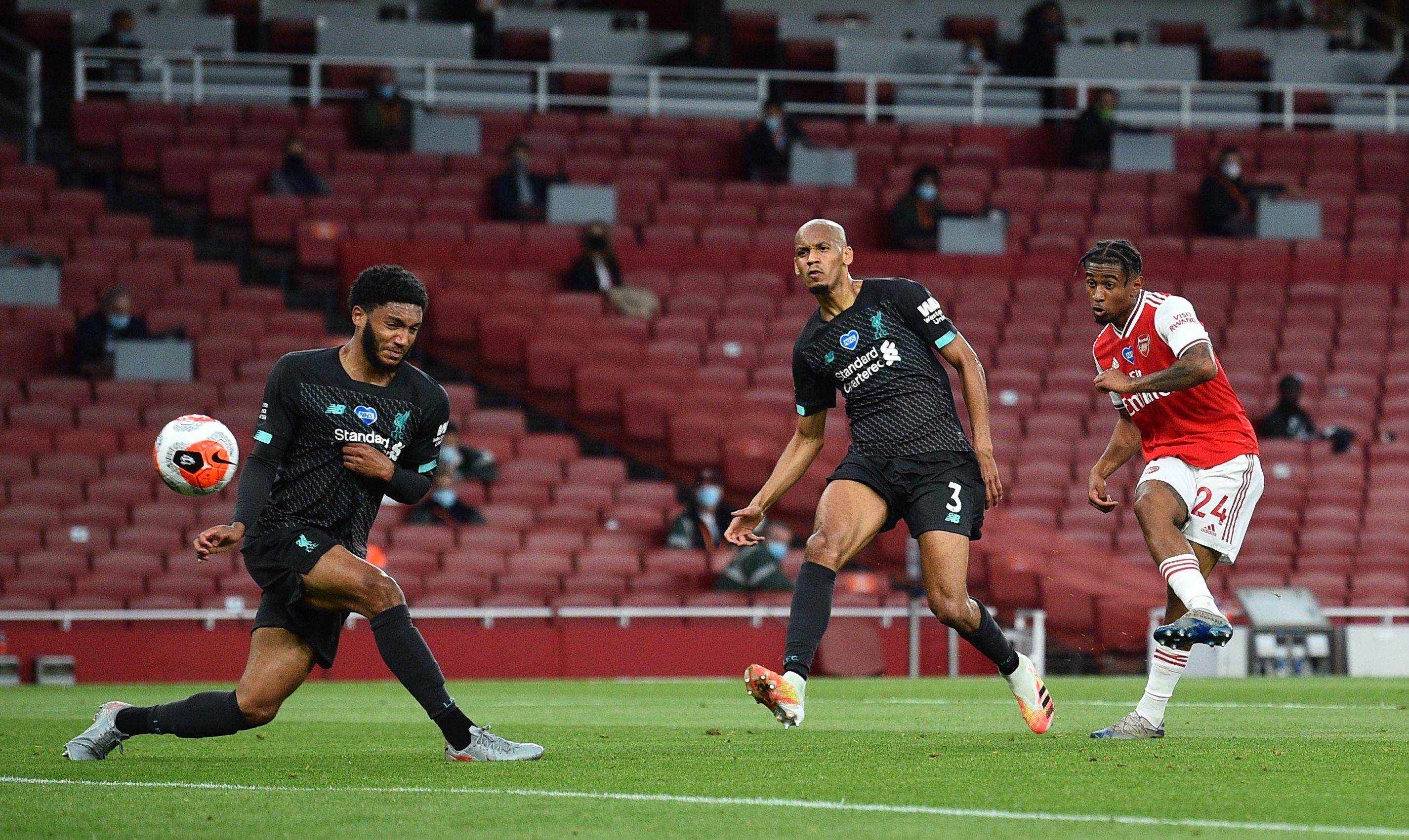 席在接受媒 席在接受媒